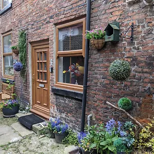Endeavour Sleeps 6 Whitby