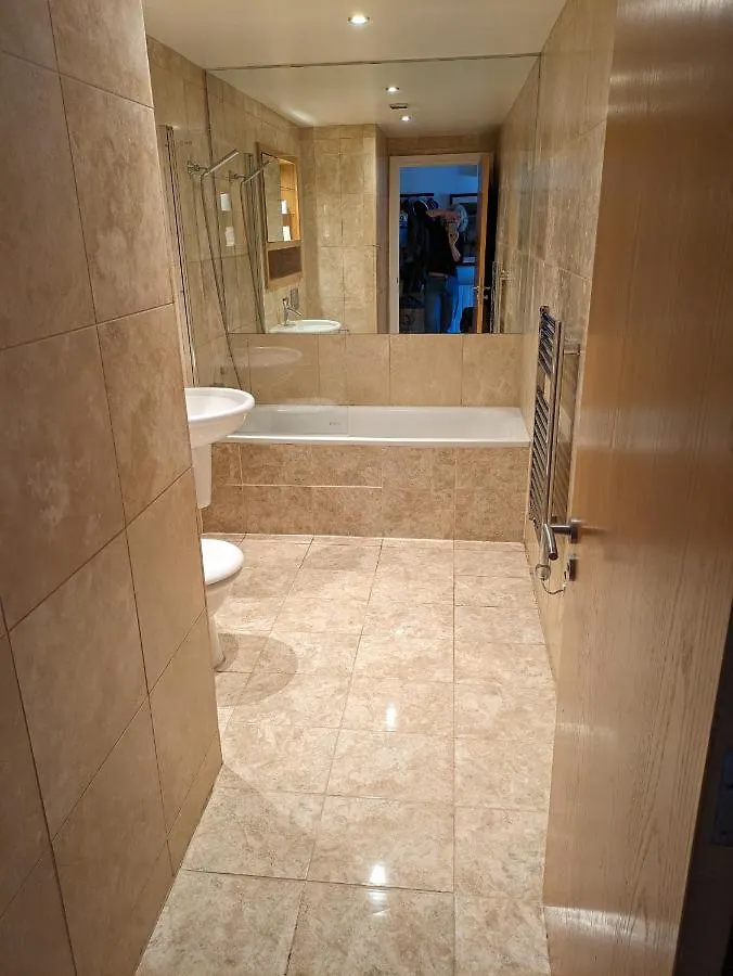 Loft Style 2-Bed 2-Bath In North Laines Apartment Brighton